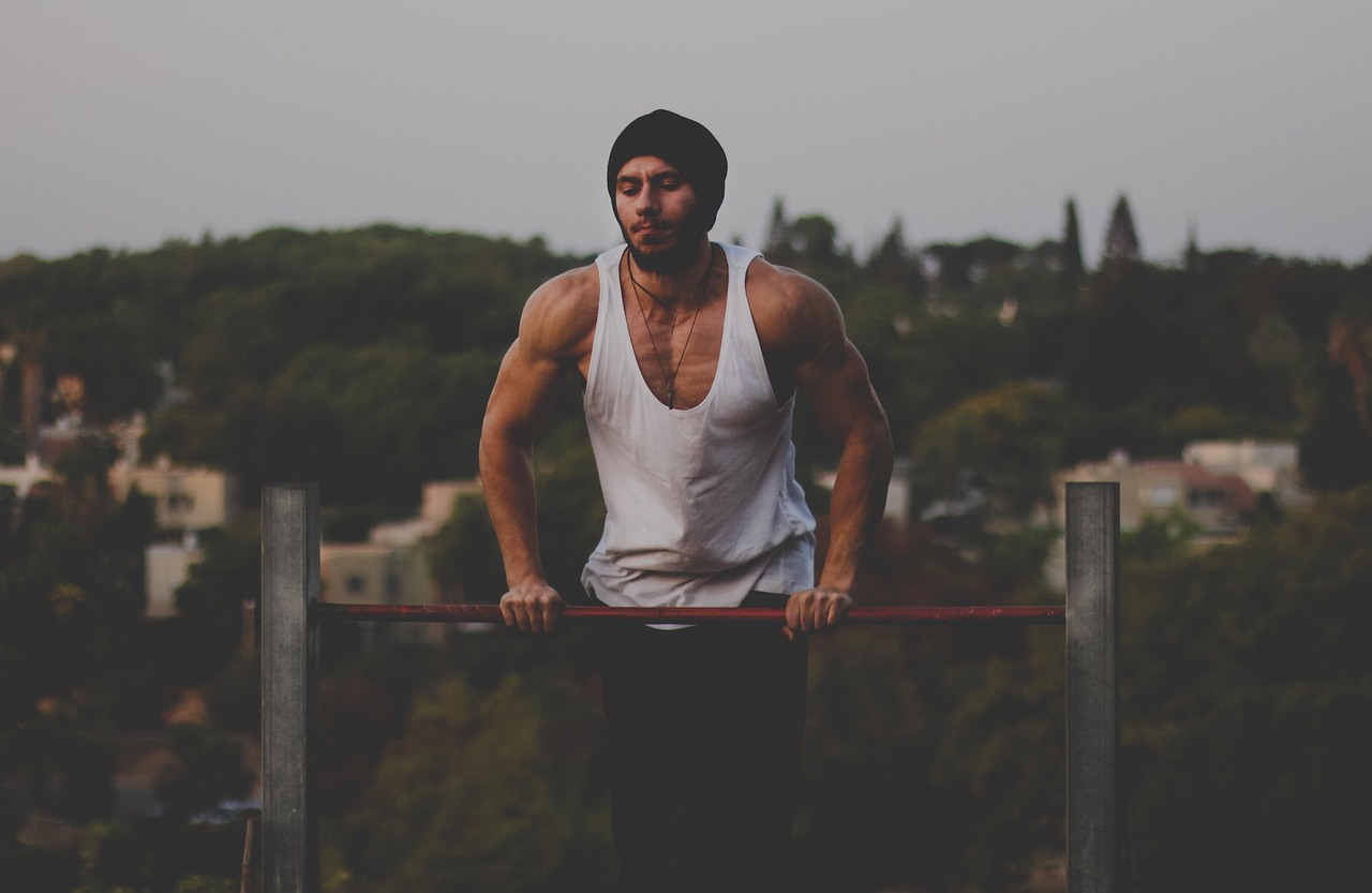 Person doing calisthenics training